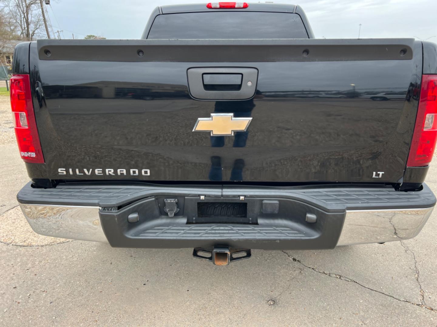 2011 Black /Black Chevrolet Silverado 1500 LS (3GCPCREA1BG) with an 4.8 V8 engine, Automatic transmission, located at 4520 Airline Hwy, Baton Rouge, LA, 70805, (225) 357-1497, 30.509325, -91.145432 - 2011 Chevy Silverado Crew Cab 4.8 V8 Gas, 215K Miles, Power Windows, Locks & Mirrors, Tow Pkg. Transmission Just Rebuilt (1 Year Warranty). NO IN HOUSE FINANCING. FOR INFO PLEASE CONTACT JEFF AT 225 357-1497 CHECK OUT OUR A+ RATING WITH THE BETTER BUSINESS BUREAU WE HAVE BEEN A FAMILY OWNED AND OPE - Photo#6